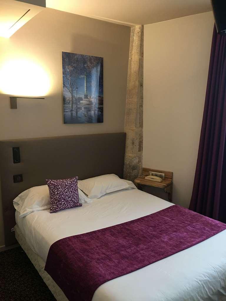 Hotel Louvre Sainte Anne Paris Zimmer foto