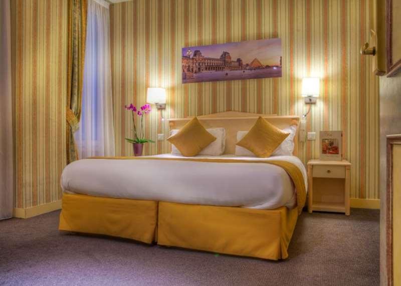 Hotel Louvre Sainte Anne Paris Zimmer foto